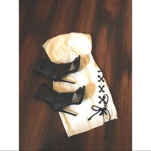 Strapless lace up dress